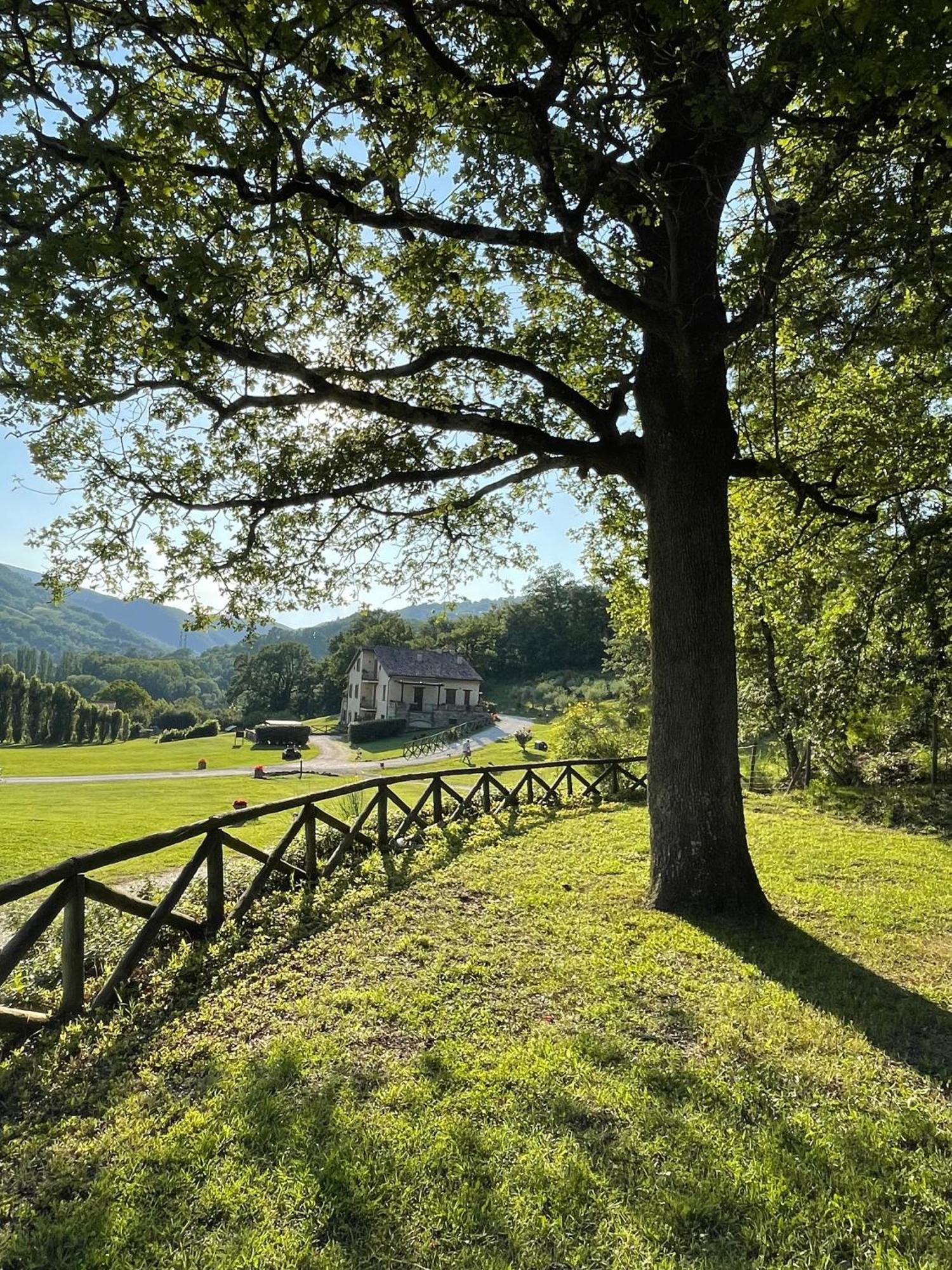 Cerqua Rosara Residence Valtopina Екстер'єр фото