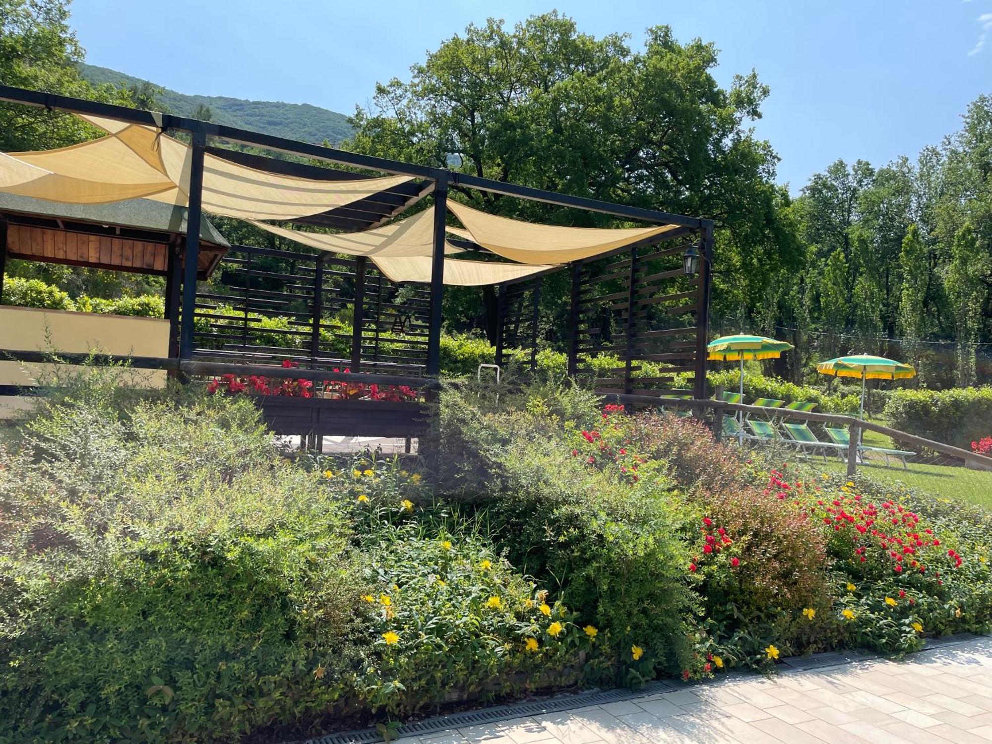 Cerqua Rosara Residence Valtopina Екстер'єр фото